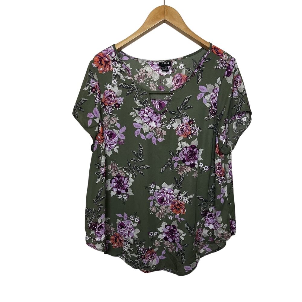 Torrid Green Floral Print Georgette Top Size 1 (14-16, 1X) Feminine Romantic